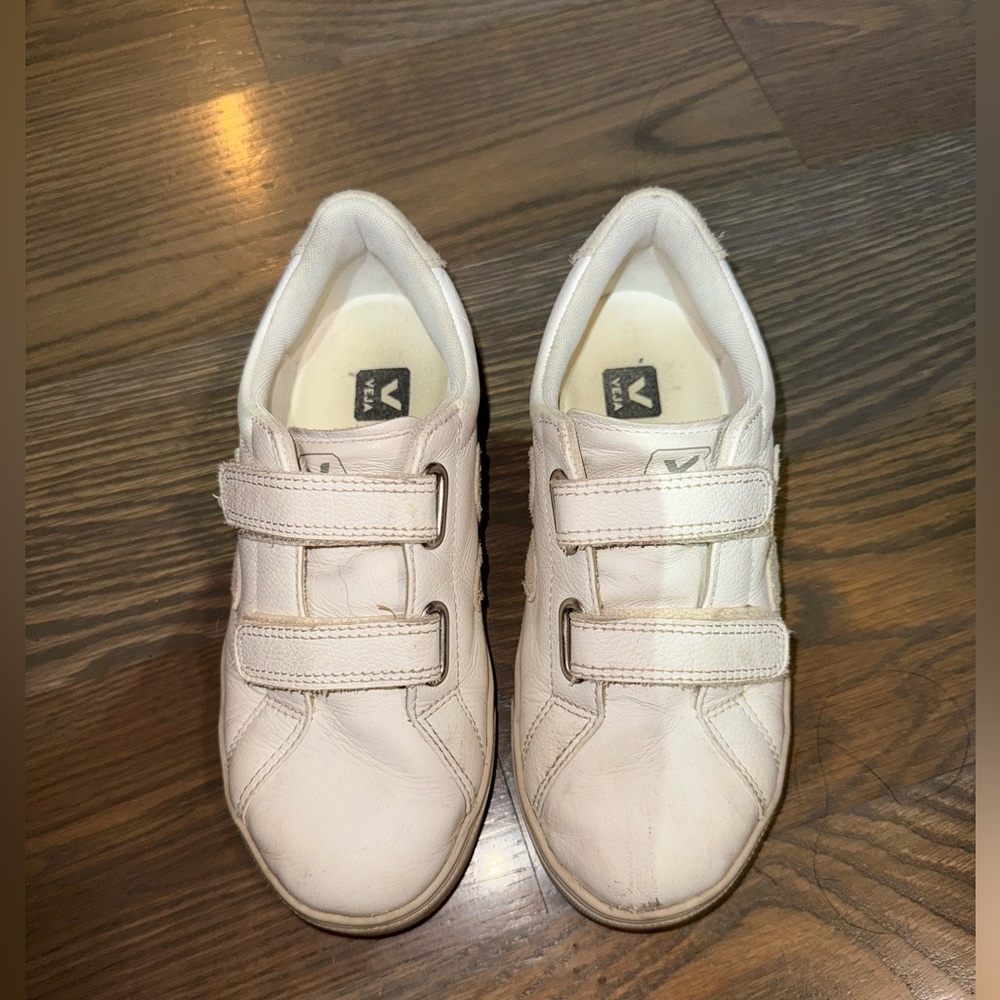 Kids Veja White / Cream Velcro Shoes - Size 4